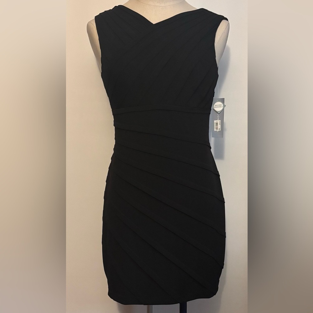 Elegant Black Sleeveless Cocktail Dress